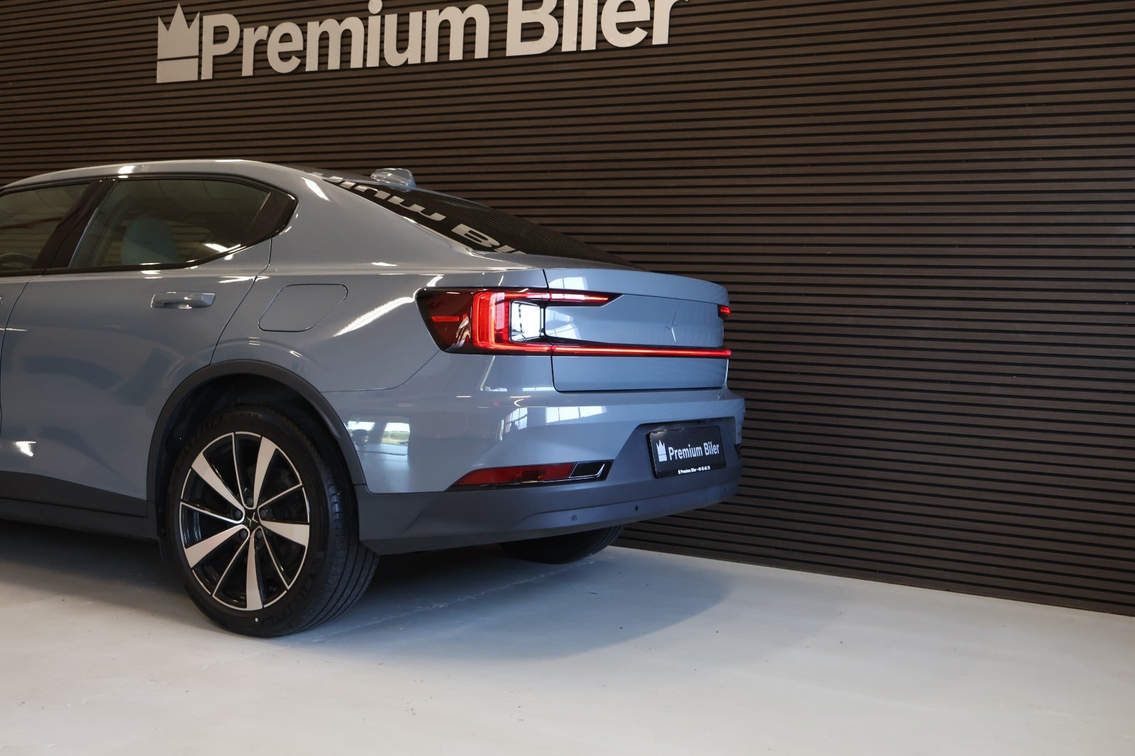 Grå Polestar 2 fra 2022