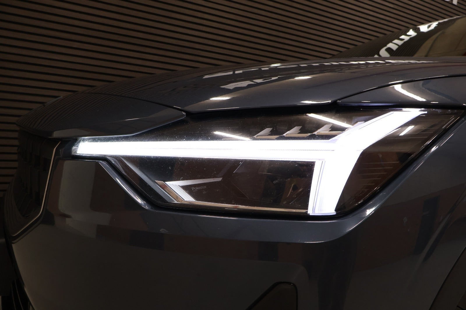 Blå Polestar 2 fra 2023