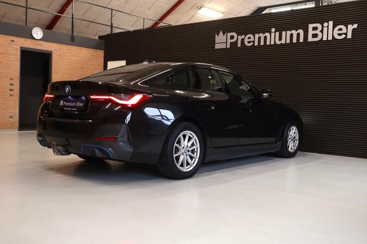 Sort BMW i4 fra 2024