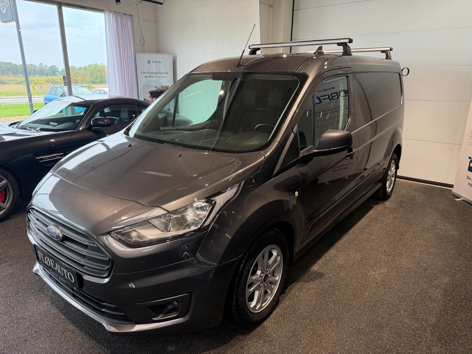 Grå Ford Transit Connect fra 2022
