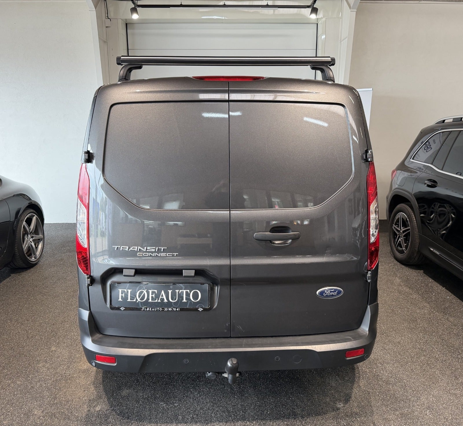 Grå Ford Transit Connect fra 2022