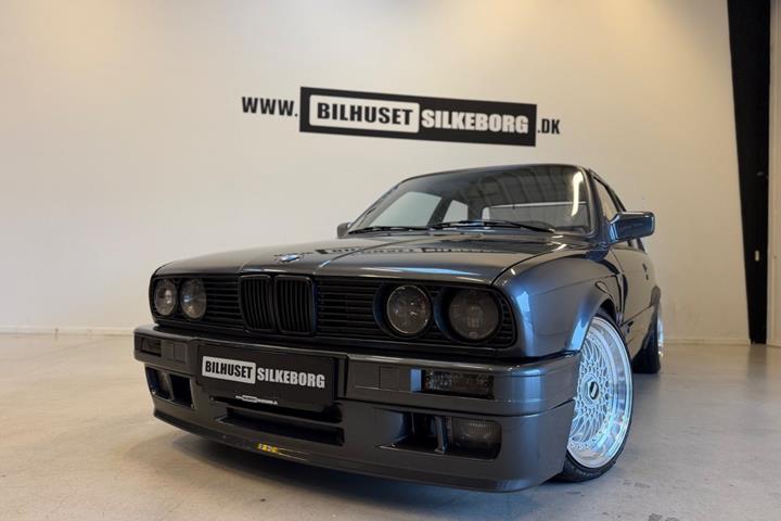 undefined BMW 320i fra 1990