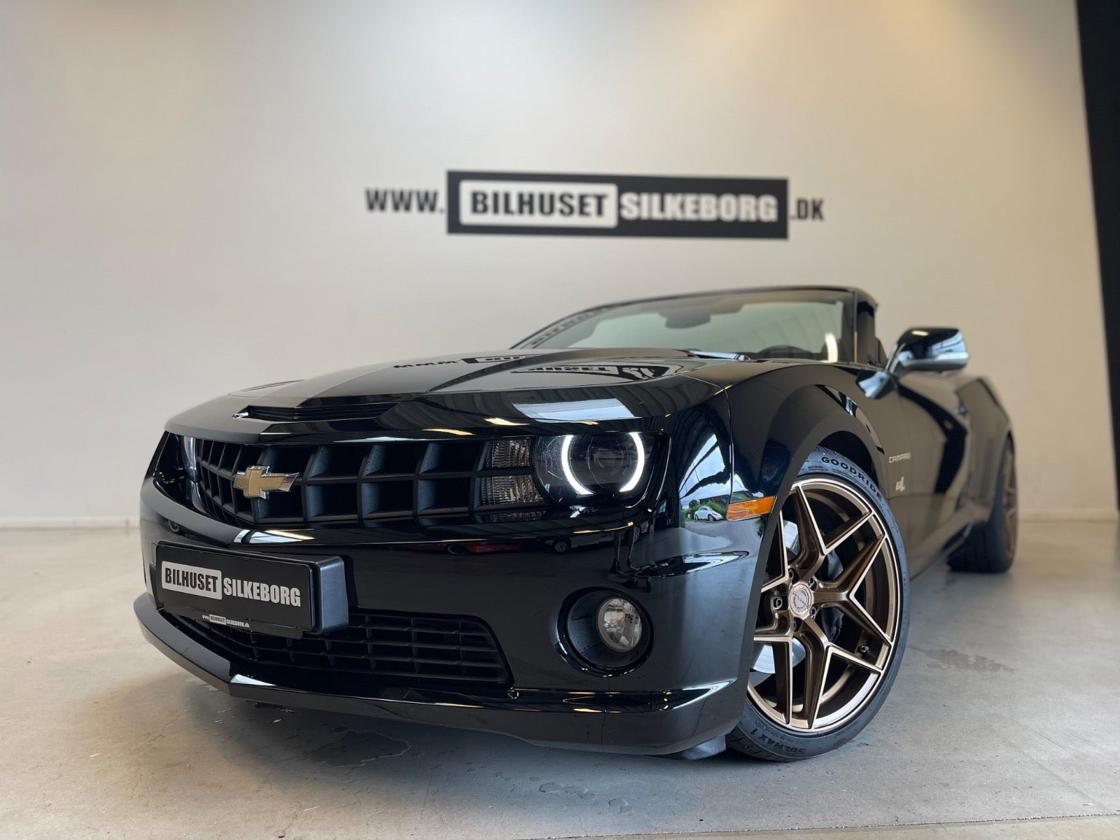 Sort Chevrolet Camaro fra 2012