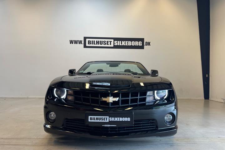 Sort Chevrolet Camaro fra 2012