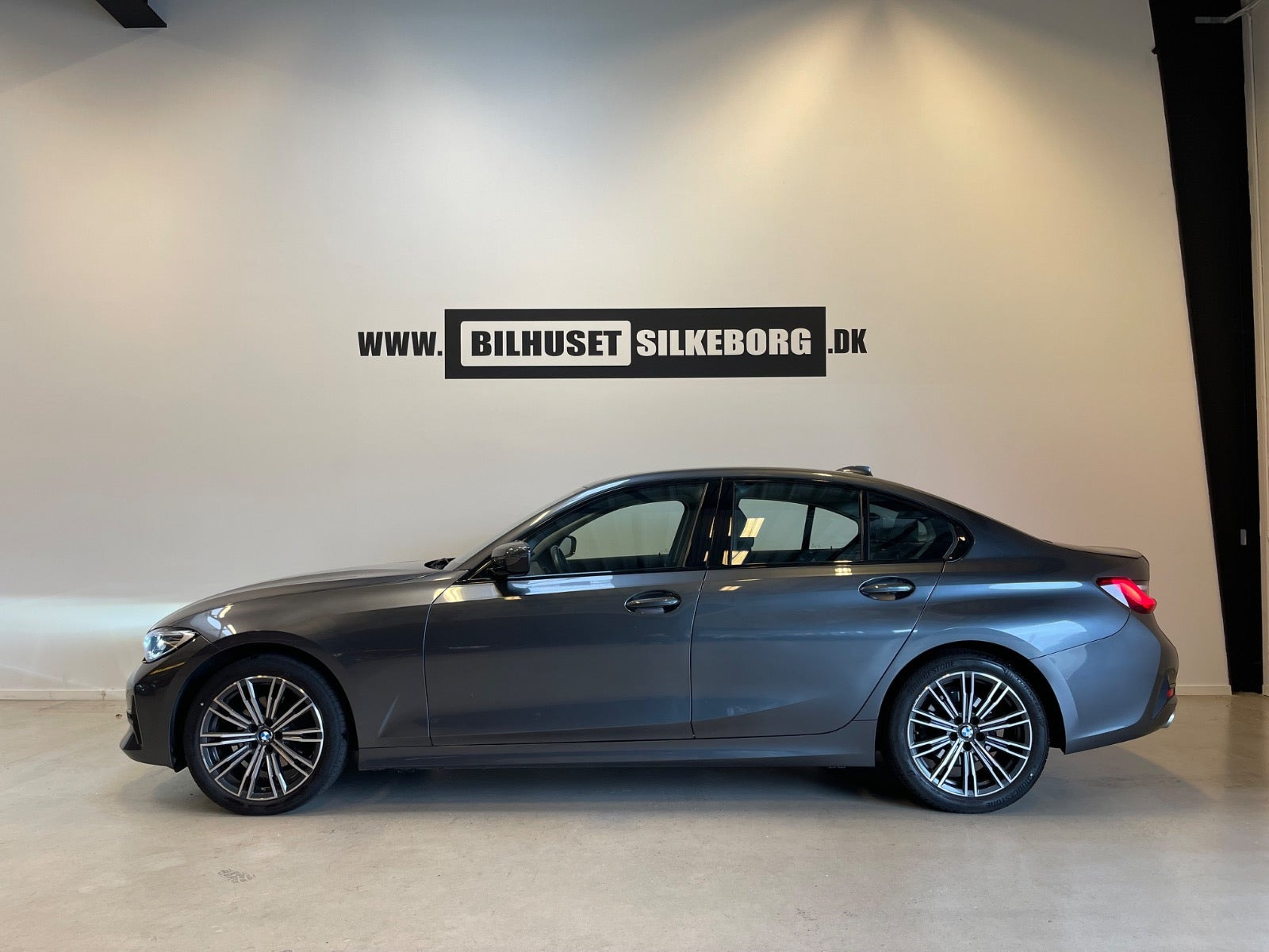 undefined BMW 320i fra 2020