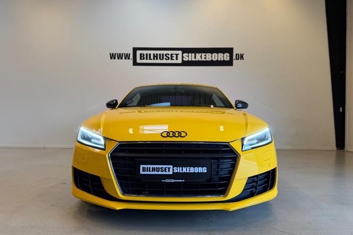 Gul Audi TT fra 2016