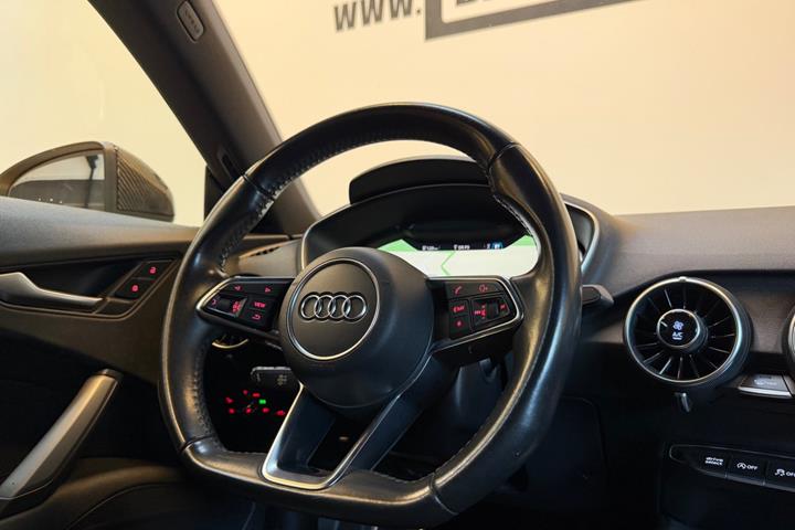 Gul Audi TT fra 2016