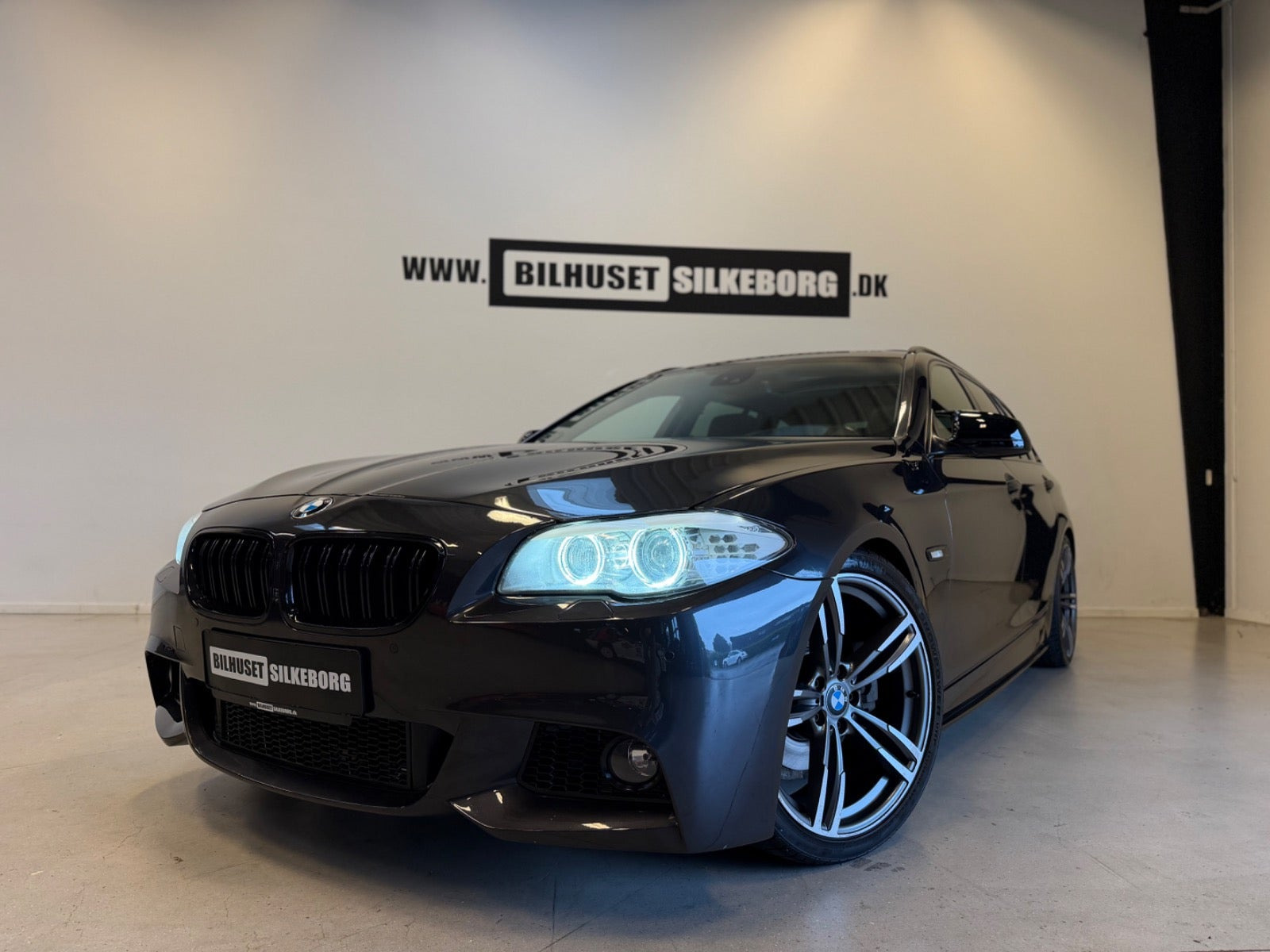 Sort BMW 520d fra 2012
