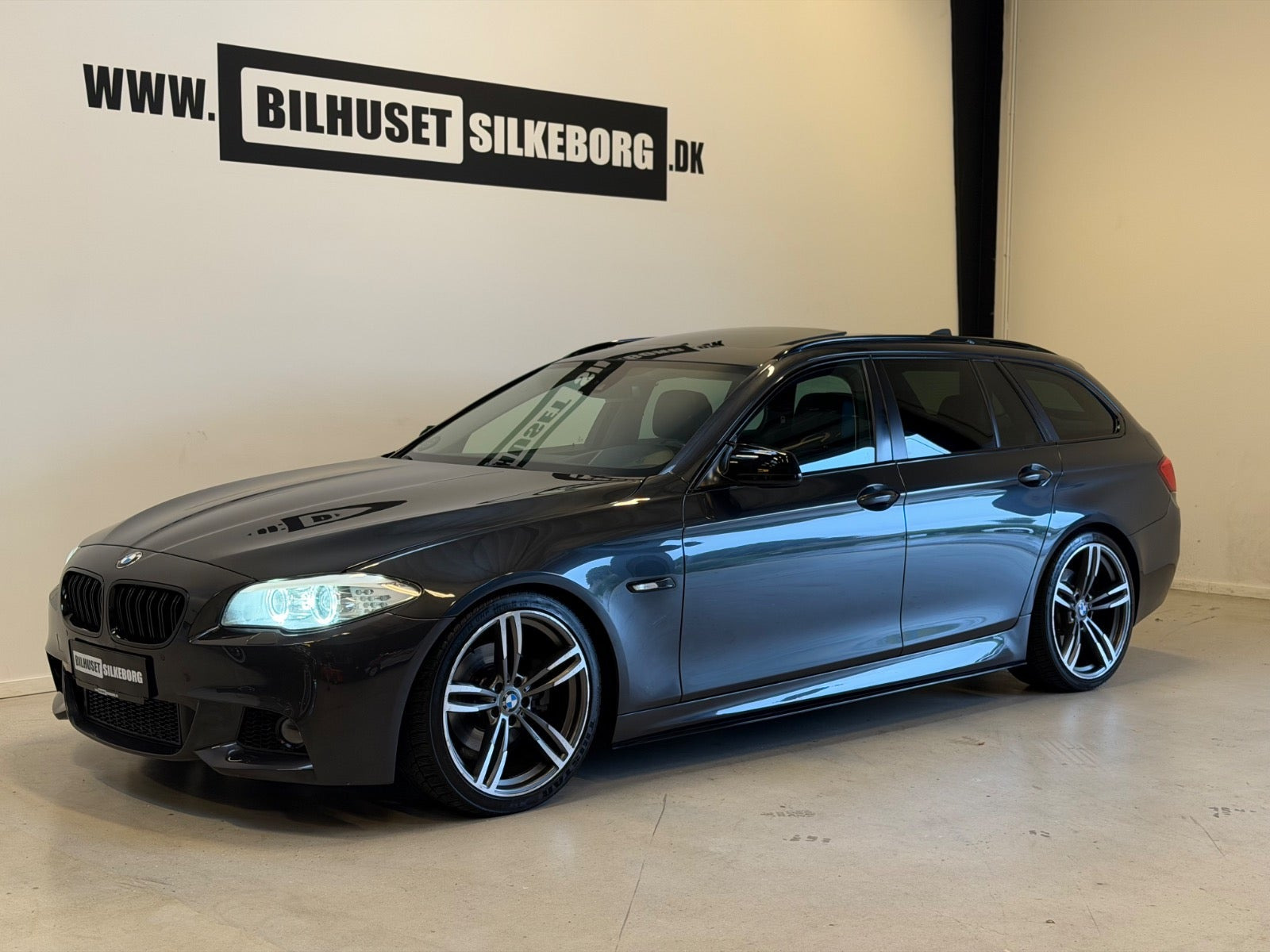Sort BMW 520d fra 2012