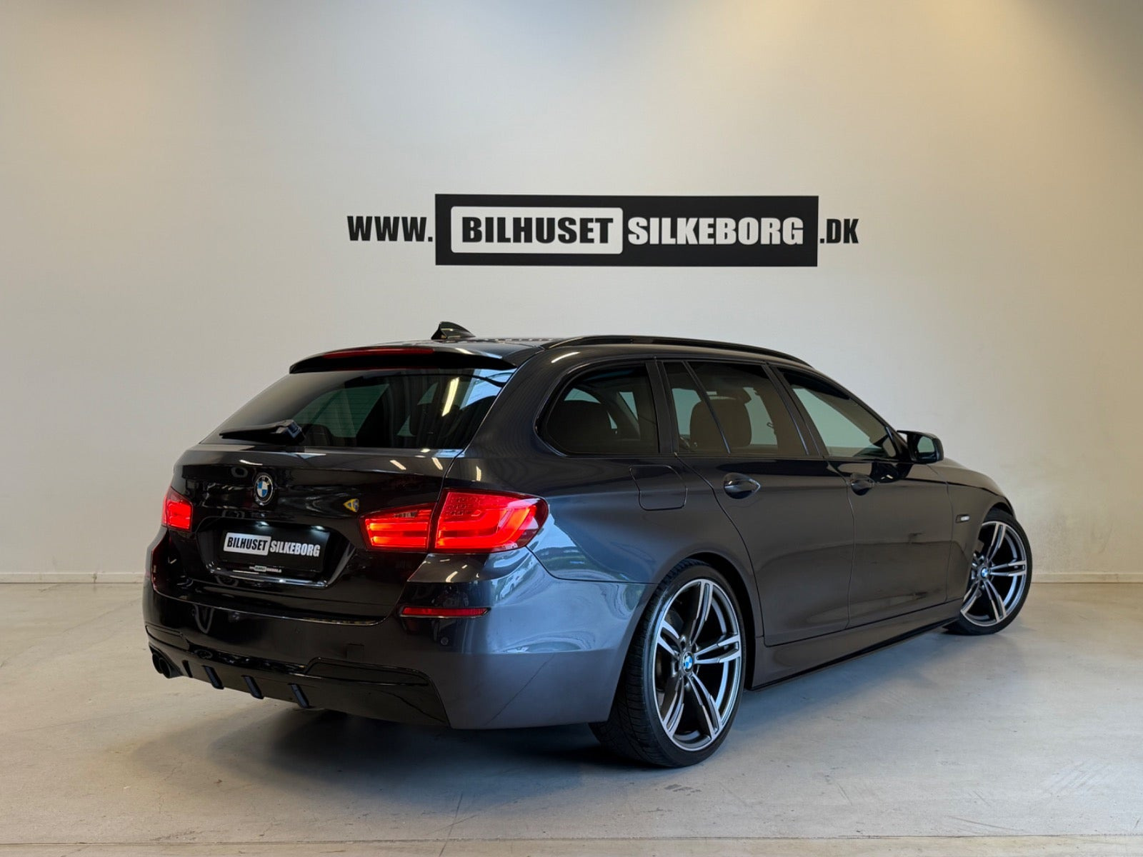 Sort BMW 520d fra 2012