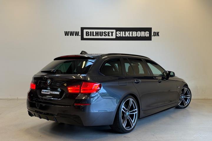 Sort BMW 520d fra 2012