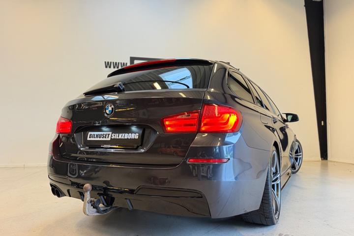 Sort BMW 520d fra 2012