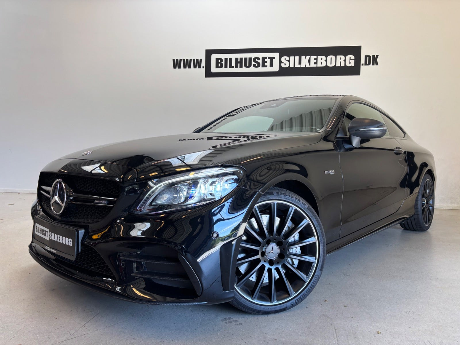 Rød Mercedes C43 fra 2019