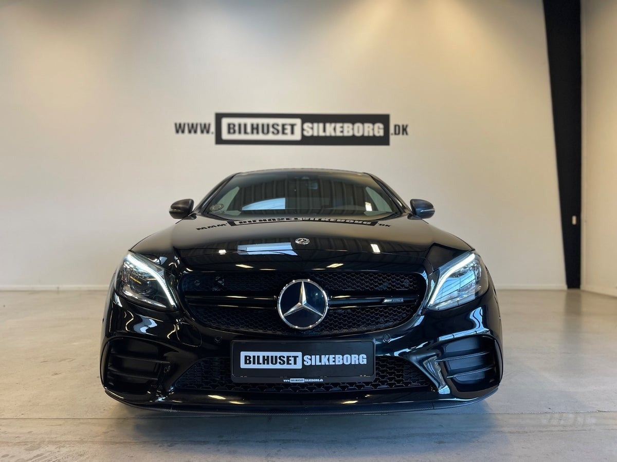 Rød Mercedes C43 fra 2019