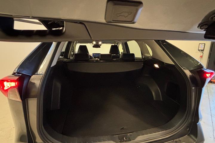 Sort Toyota RAV4 fra 2020