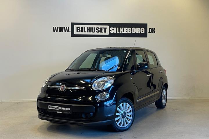 Grå Fiat 500L fra 2014