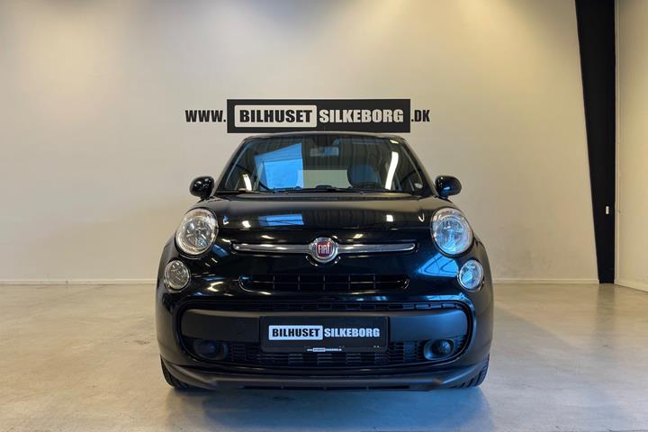 Grå Fiat 500L fra 2014