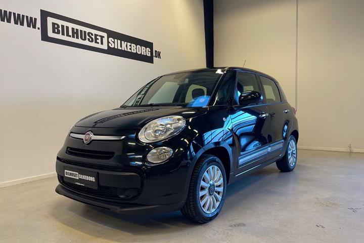 Grå Fiat 500L fra 2014