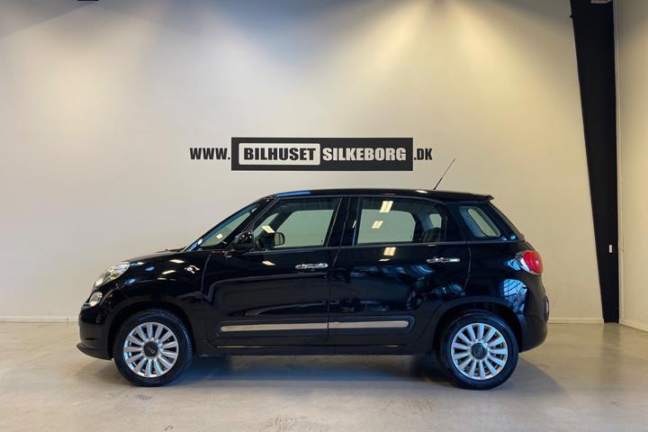 Grå Fiat 500L fra 2014