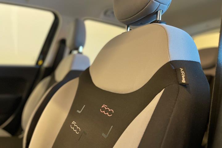 Grå Fiat 500L fra 2014