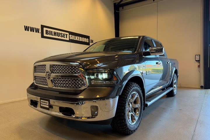 Grøn Dodge RAM 1500 fra 2018