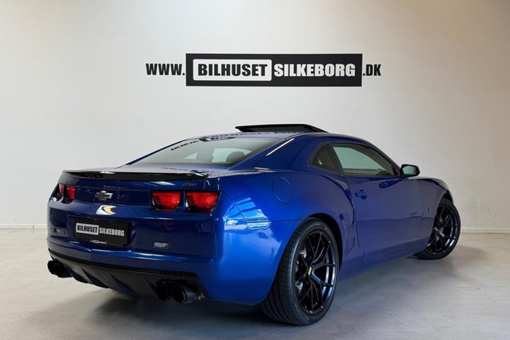 Sort Chevrolet Camaro fra 2011