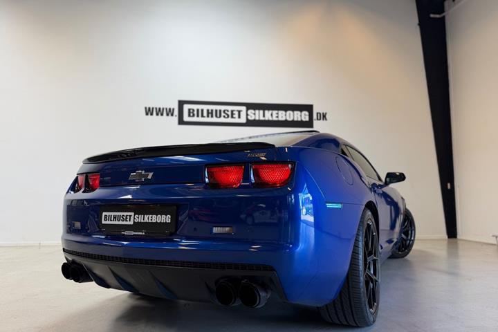 Sort Chevrolet Camaro fra 2011