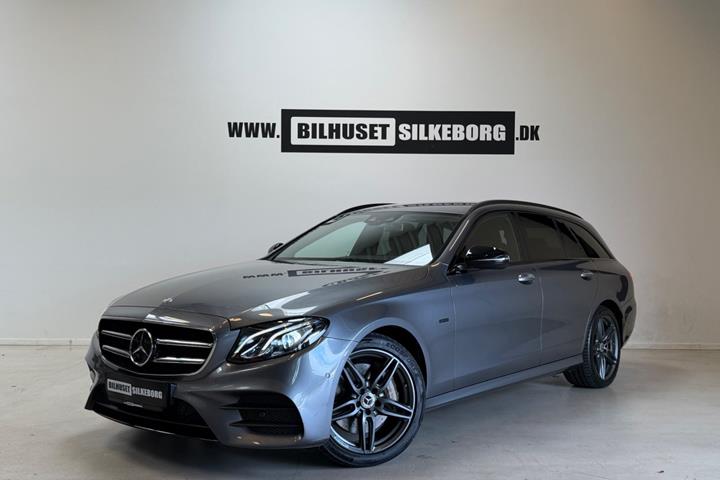 Brun Mercedes E300 de fra 2020