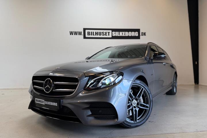 Brun Mercedes E300 de fra 2020