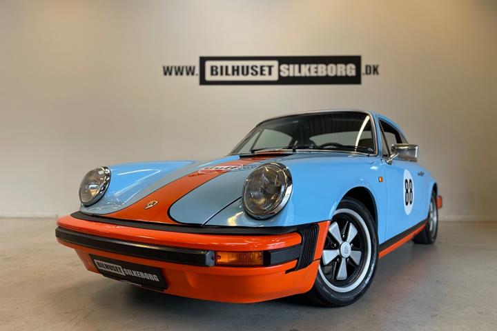 Gul Porsche 911 fra 1974