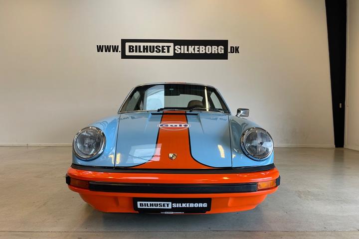 Gul Porsche 911 fra 1974