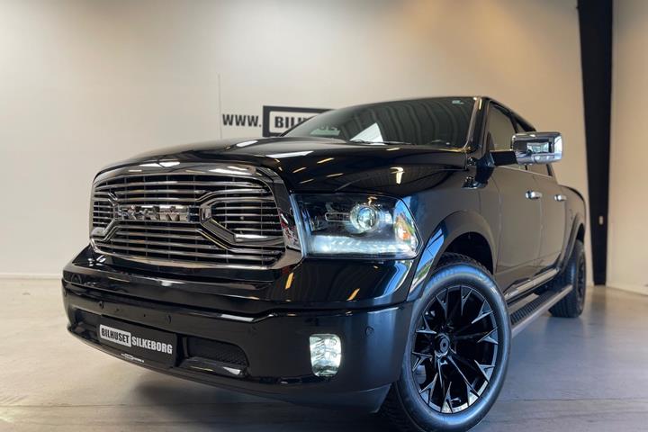 Sort Dodge RAM 1500 fra 2016