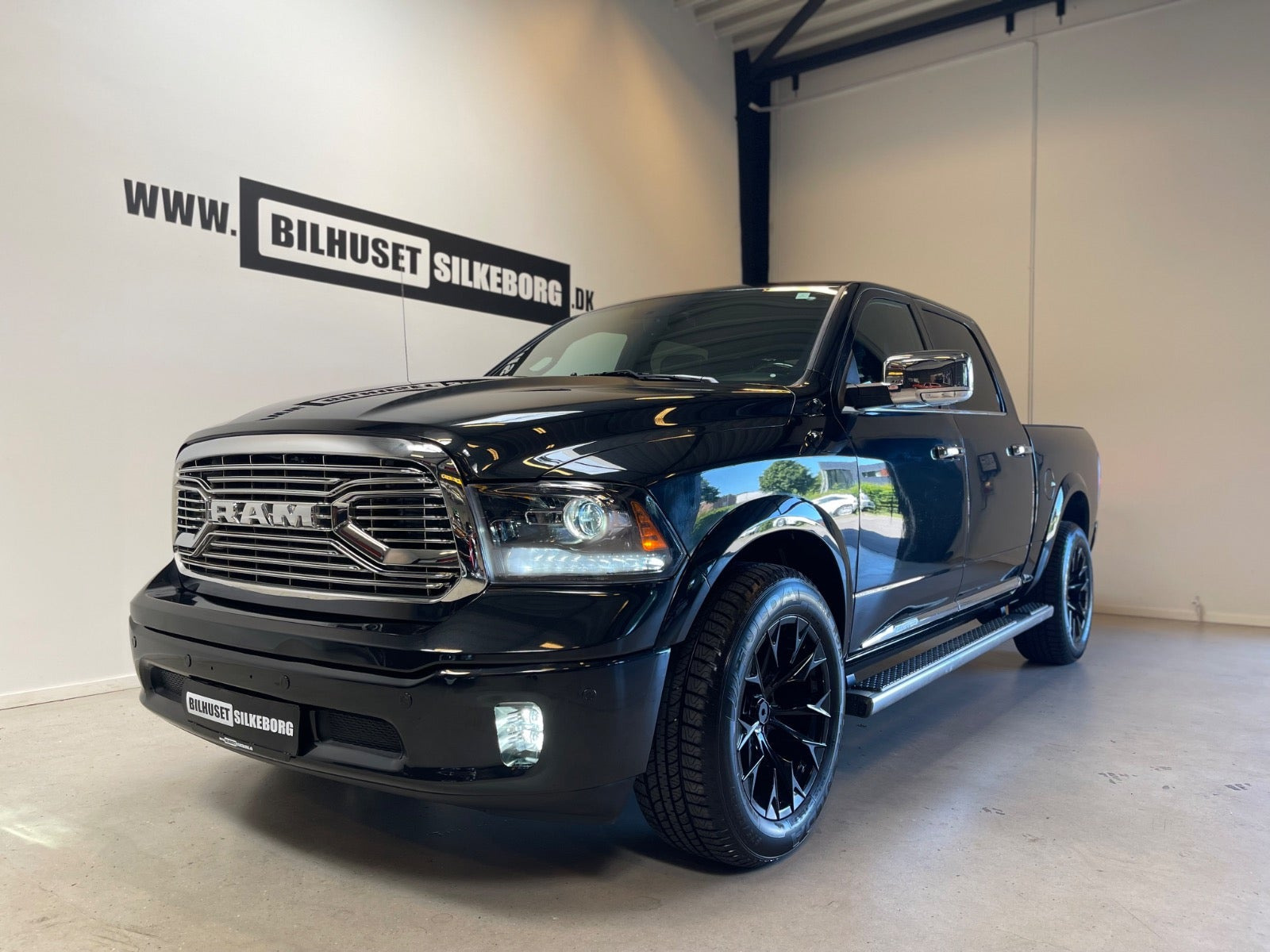 Sort Dodge RAM 1500 fra 2016