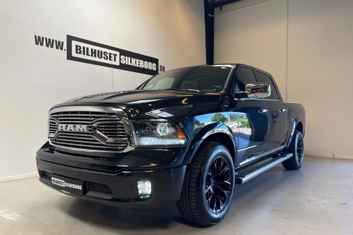 Sort Dodge RAM 1500 fra 2016