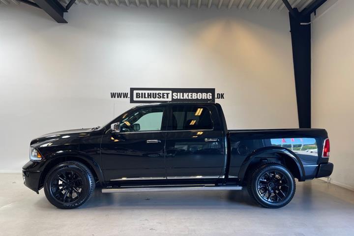 Sort Dodge RAM 1500 fra 2016