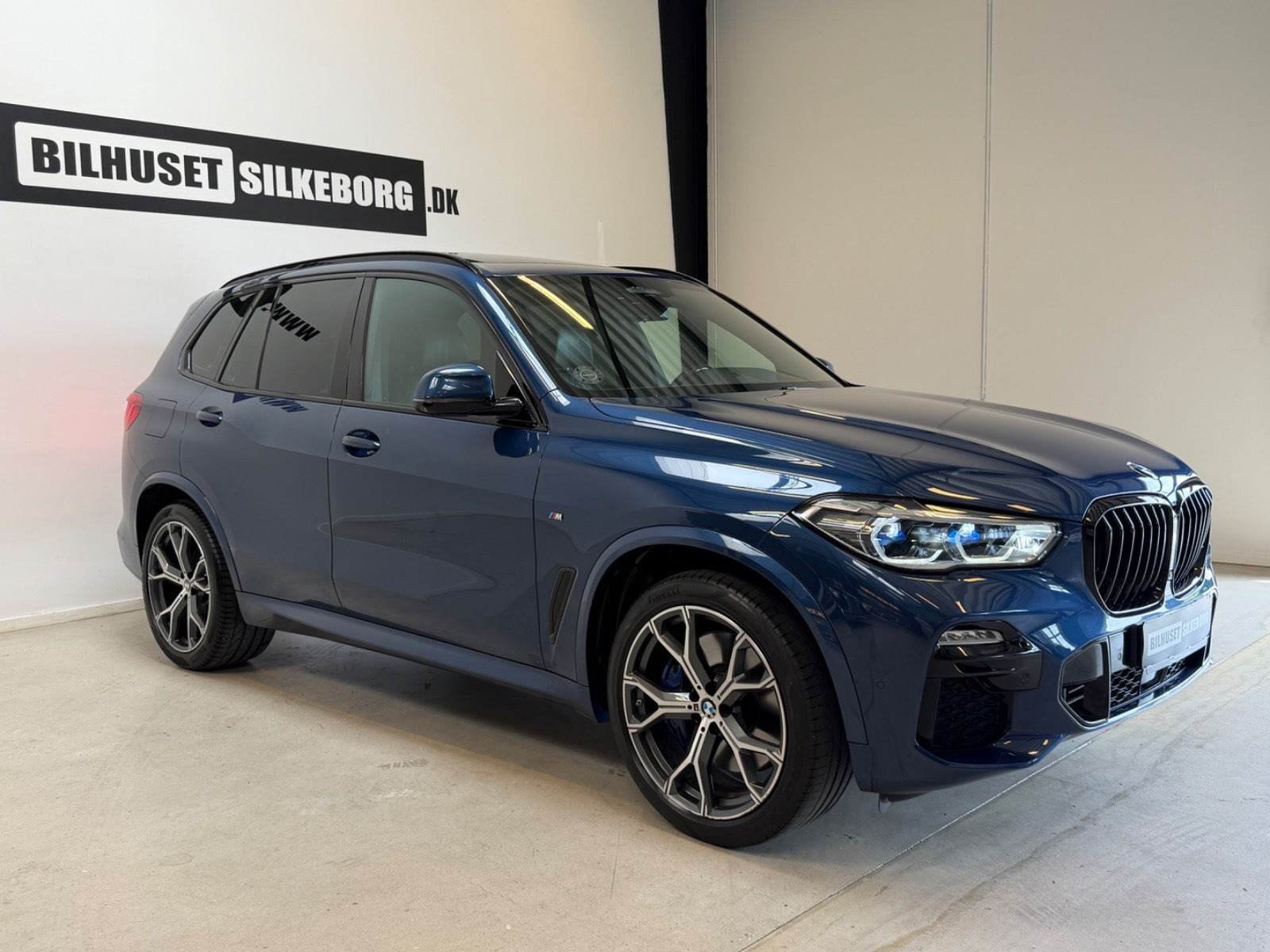 Blå BMW X5 fra 2019