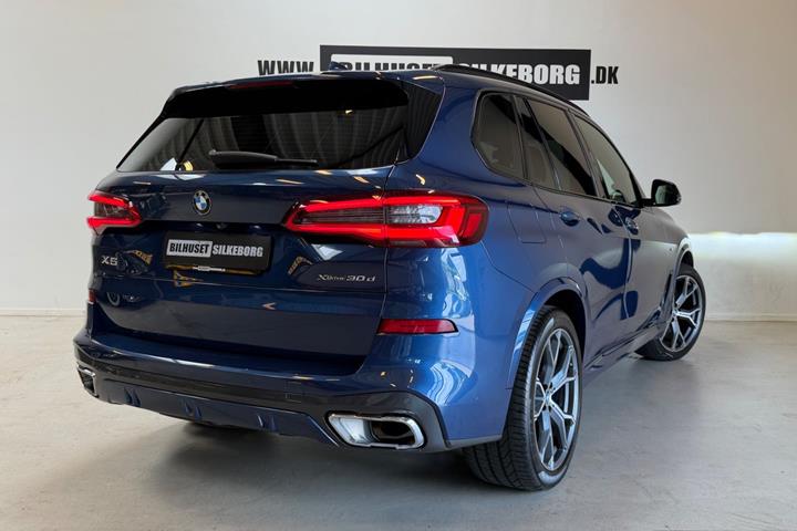 Blå BMW X5 fra 2019