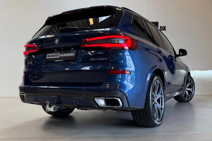 Blå BMW X5 fra 2019