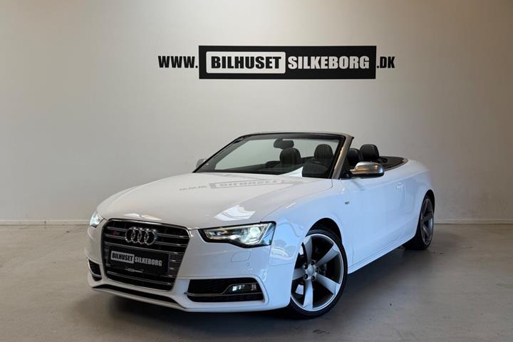 Sort Audi S5 fra 2012