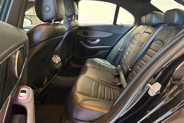 Sort Mercedes C250 fra 2015