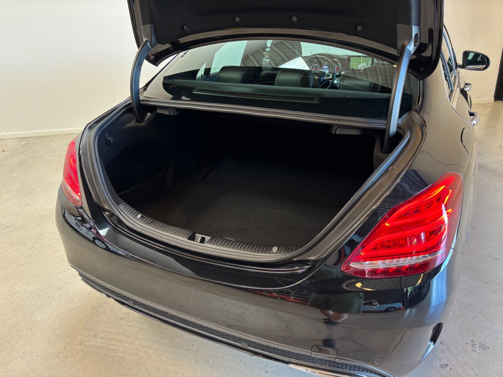 Sort Mercedes C250 fra 2015