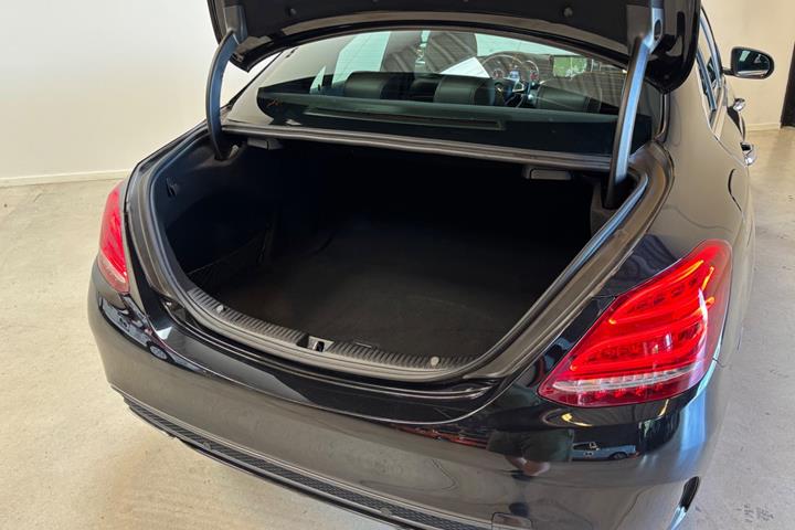Sort Mercedes C250 fra 2015