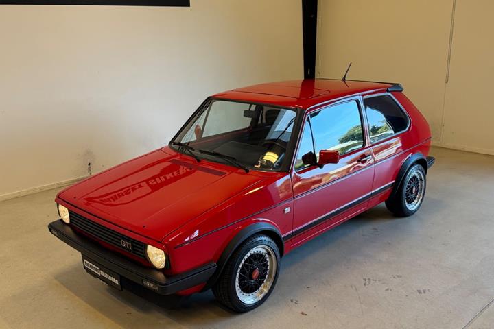Blå VW Golf I fra 1979