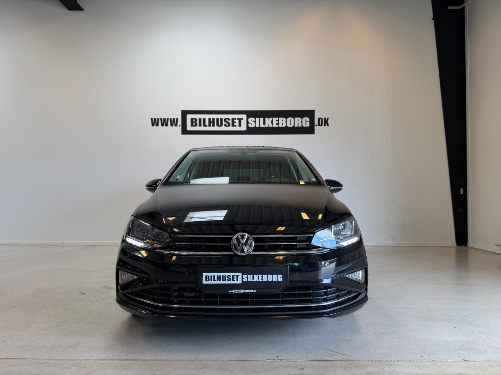 Sort VW Golf Sportsvan fra 2019