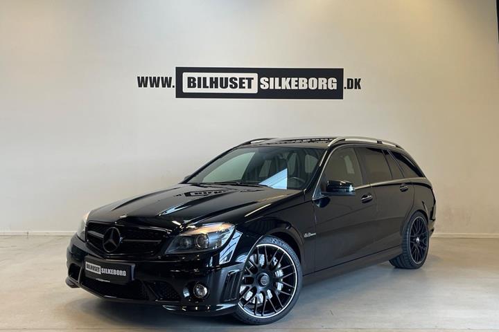 Sort Mercedes C63 fra 2010