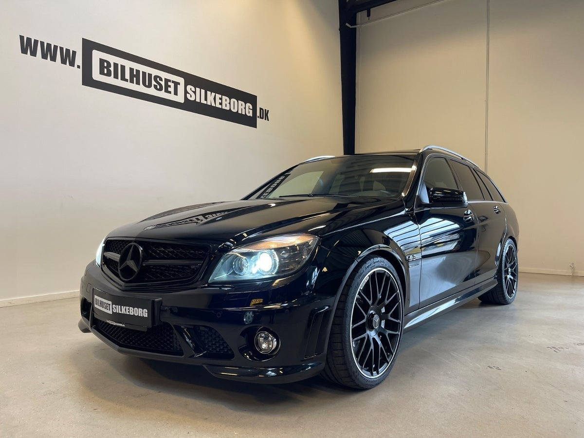 Sort Mercedes C63 fra 2010