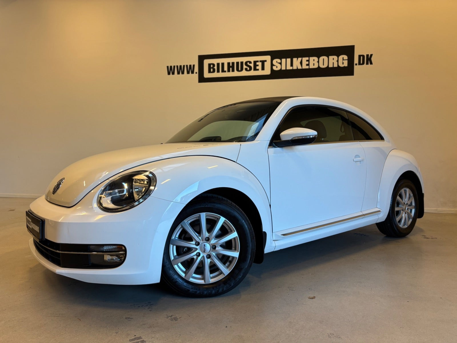 Hvid VW The Beetle fra 2012