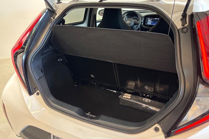Sort Toyota Aygo X fra 2022