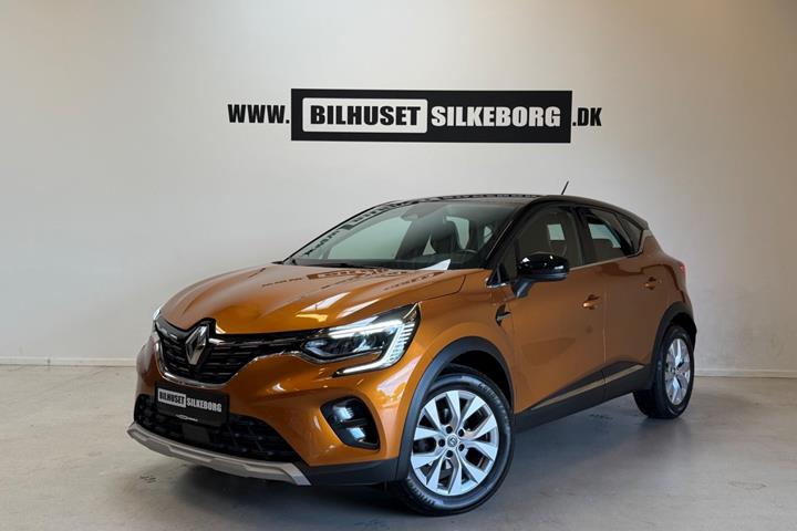Orange Renault Captur fra 2020