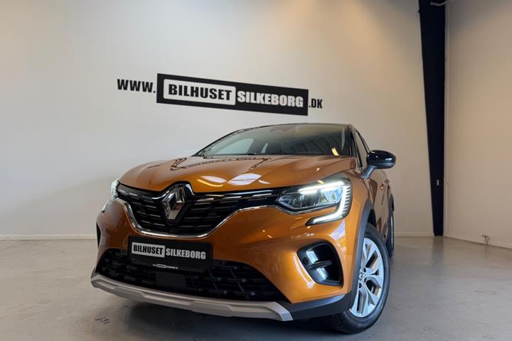 Orange Renault Captur fra 2020